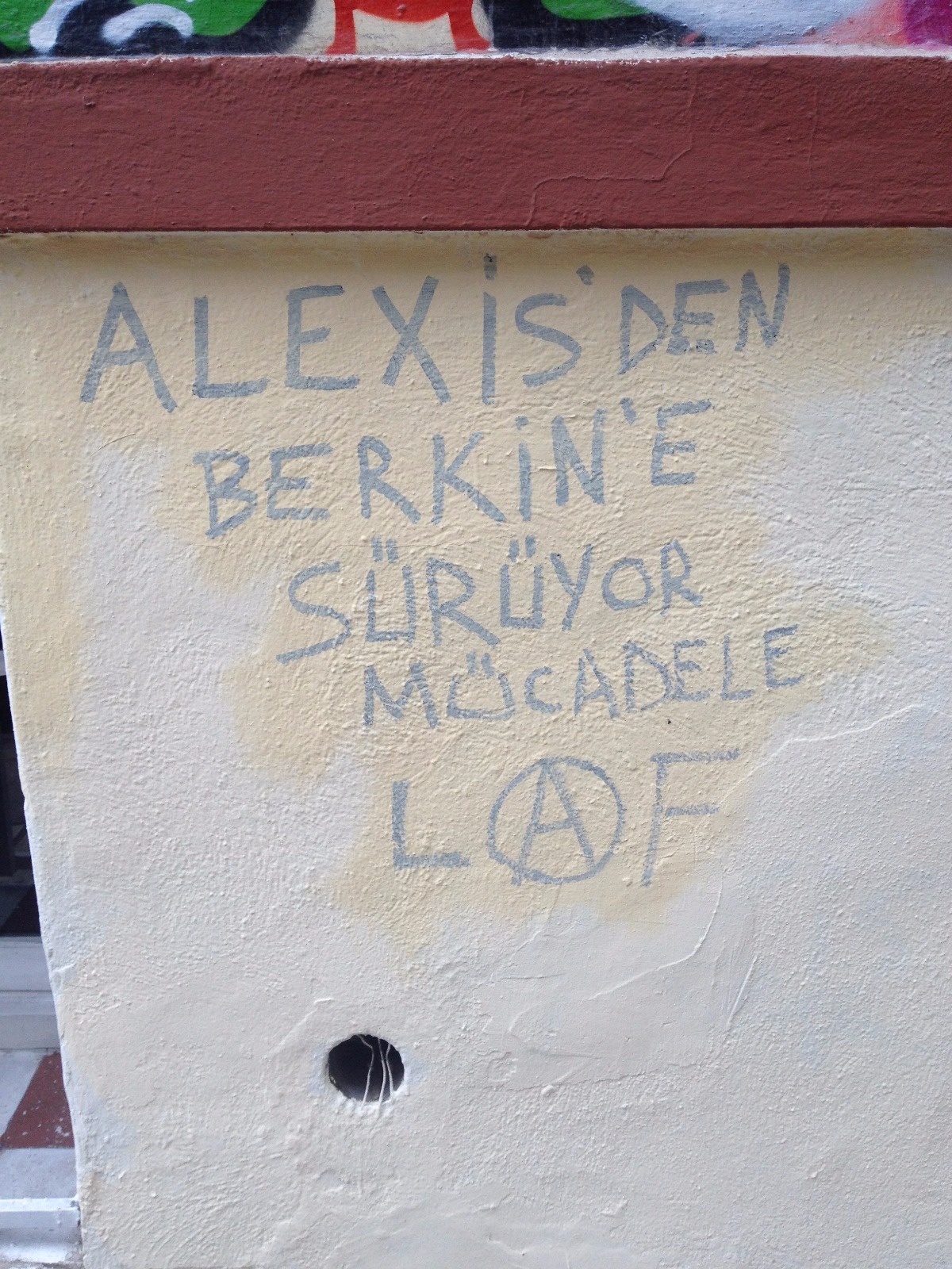 Biz de Buradan Diyoruz ki Kardeşimsin Alexis!
